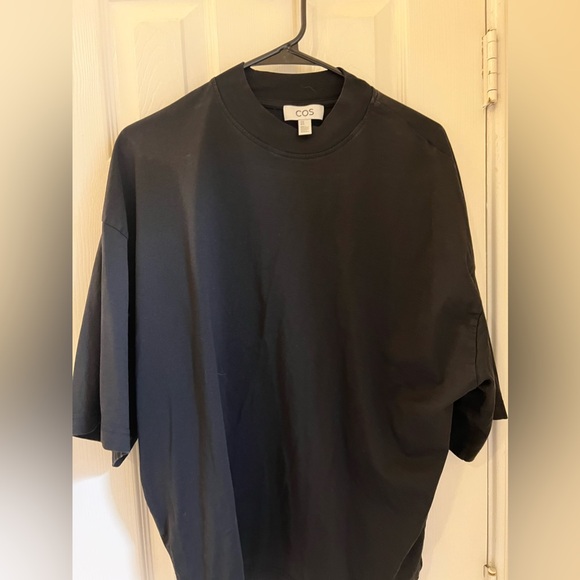 Cos mock neck boxy tee. Size medium - Picture 3 of 4